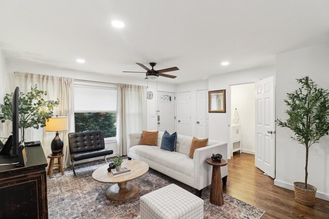 Building Photo - 3008 N Spaulding Ave