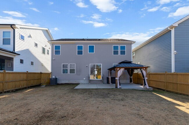 Building Photo - **Beautiful Wendell Falls Home 3/2.5 with Office, Loft & Fenced in Yard**