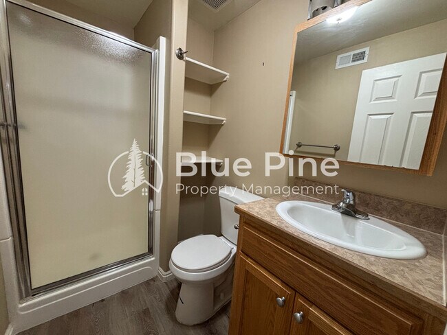 Building Photo - 3736 Ellendale Cir