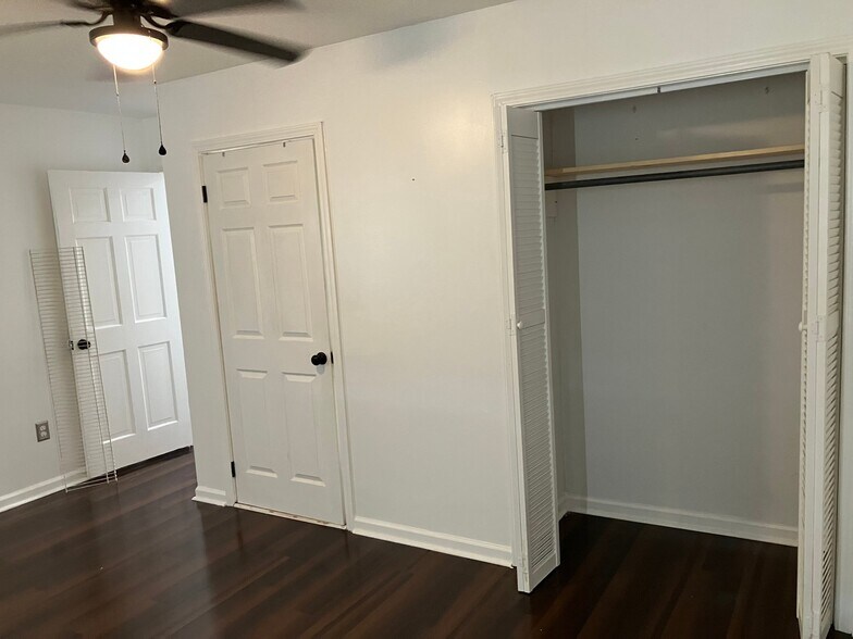 Building Photo - 203 Branham St