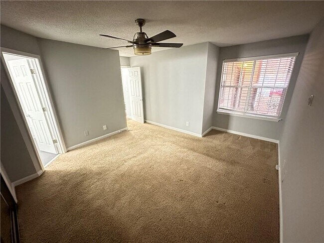 Building Photo - 504 Cypress Pointe St