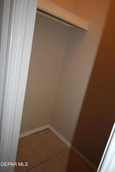 Building Photo - 10711 Ivanhoe Dr