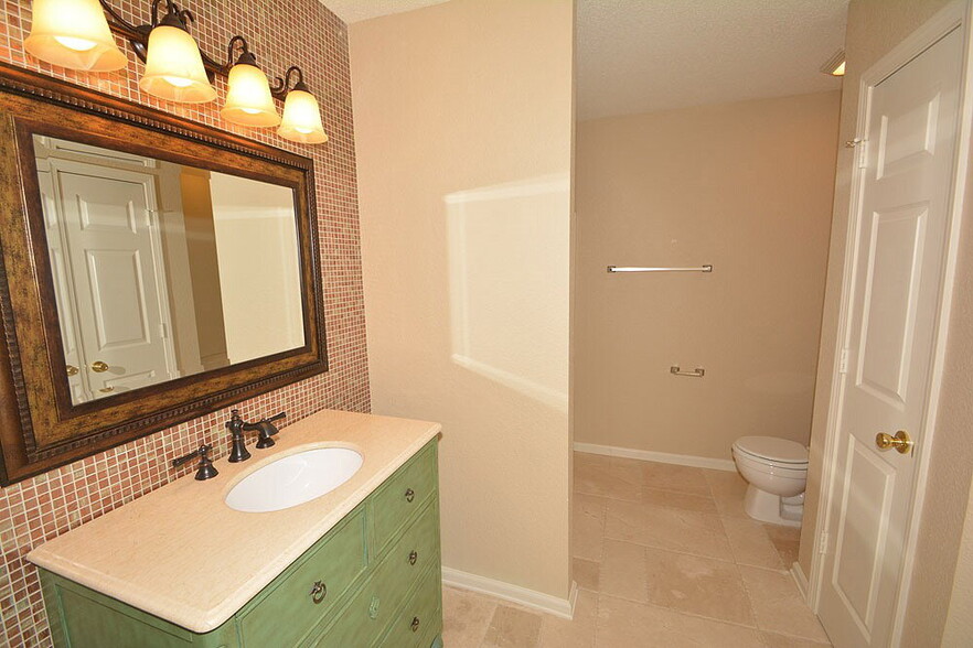 Building Photo - 720 Treyburn Lakes Way