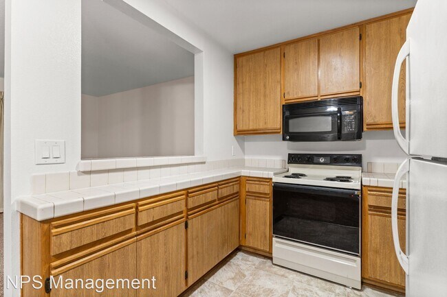 Building Photo - 1 br, 1 bath Apartment - 3485 Linden Ave 3...