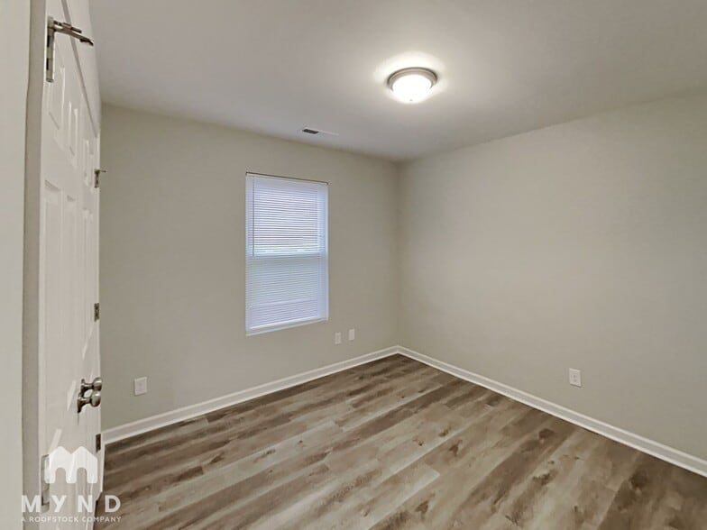Building Photo - 6108 Fazenda Drive
