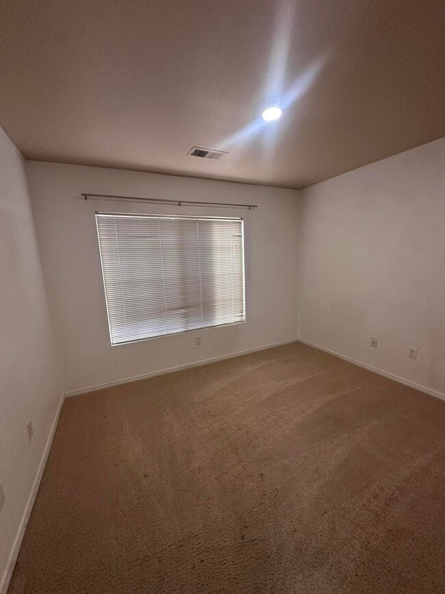 Building Photo - 5204 Na Pali St NE