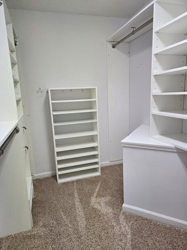 Building Photo - 112 Ramble Cir