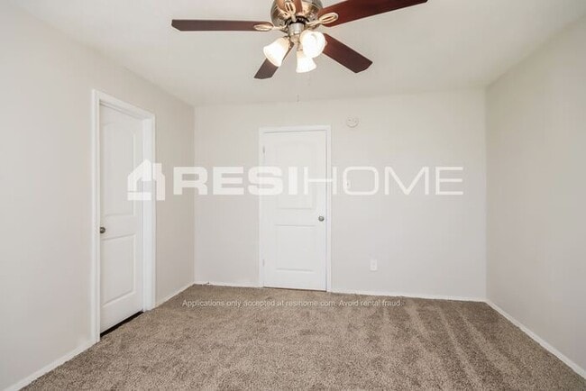 Building Photo - 7127 Kings Dr