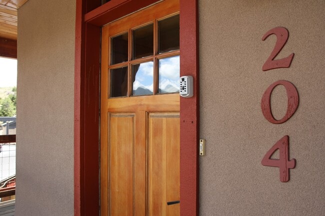 Building Photo - WINTER RENTAL-204 Durango Ct.-Remodeled 3 Bed w/Loft &4 Baths Condo w/ Private Laundry