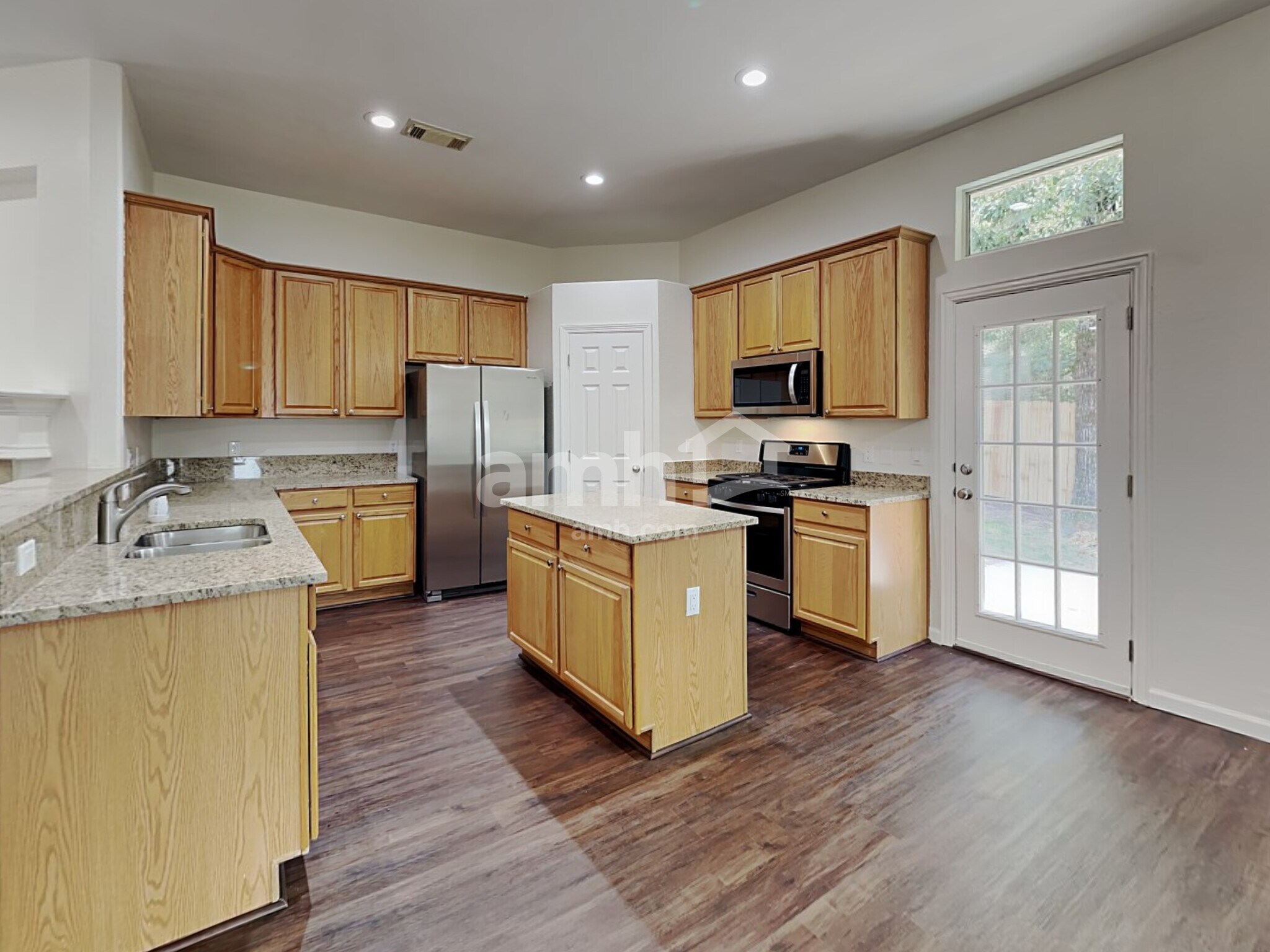 Building Photo - 2313 Highland Crossing Dr