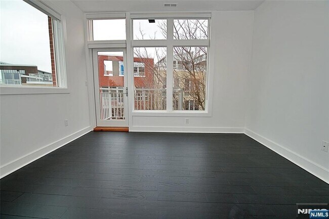 Building Photo - 11 Vela Way