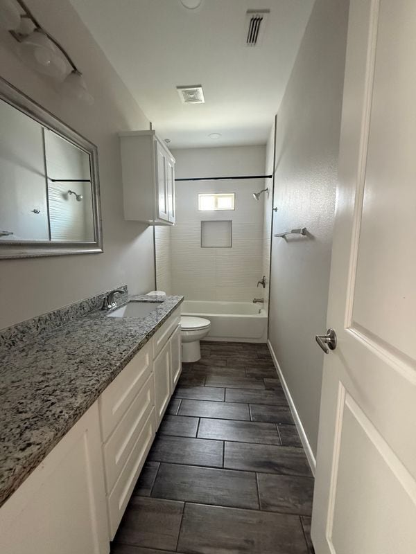 Building Photo - 5800 Sandpiper Ave