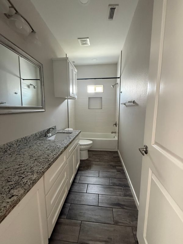 Building Photo - 5800 Sandpiper Ave