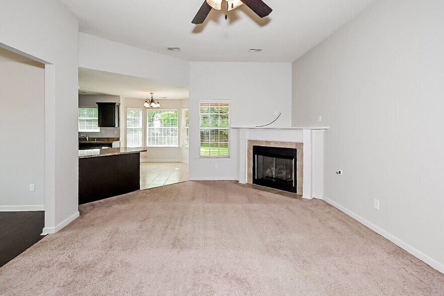 Building Photo - 9171 Tahoe Dr