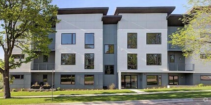 Building Photo - 5001 Prospect Ave