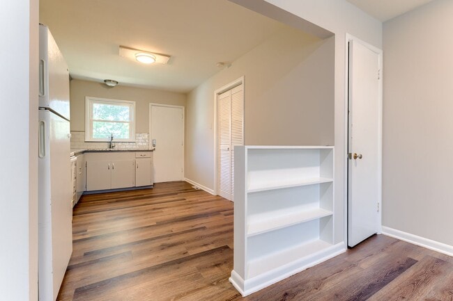 Building Photo - 602 SE 5th St