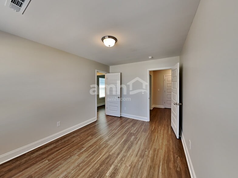 Building Photo - 5348 Tupelo St