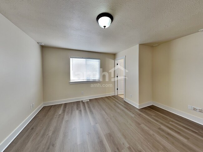 Building Photo - 4915 W 150 N