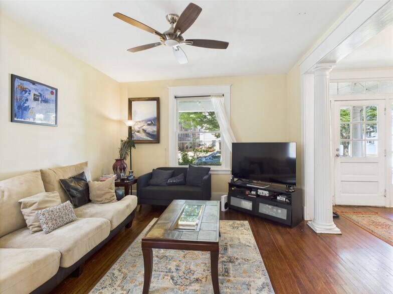 Building Photo - 2707 Hanes Ave