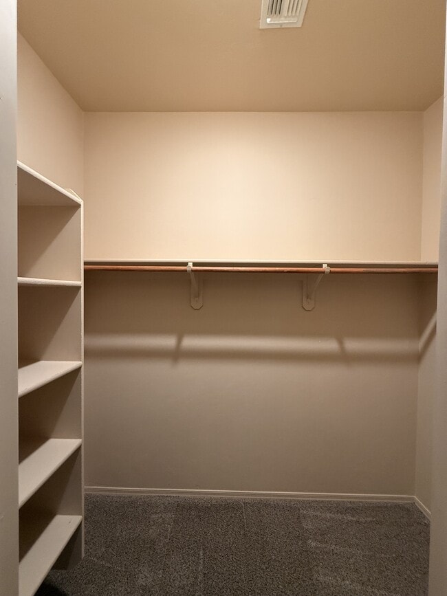 Building Photo - 4239 E Columbus Park Pl