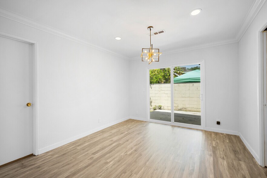 Building Photo - 575 Winona Way