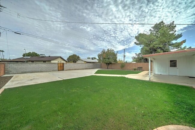 Building Photo - READY TO VIEW NOW! Charming 3-Bedroom Home Near ASU – Prime Location!