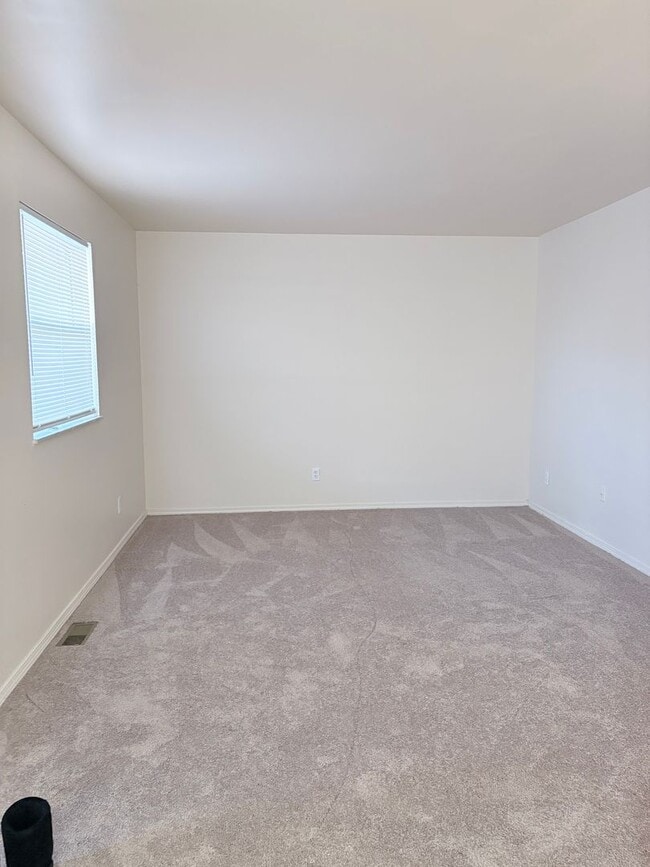 Building Photo - Cozy 1 Bedroom and 1 Bath with W/D Hookups