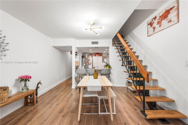 Building Photo - 1141 SW 105th Ave