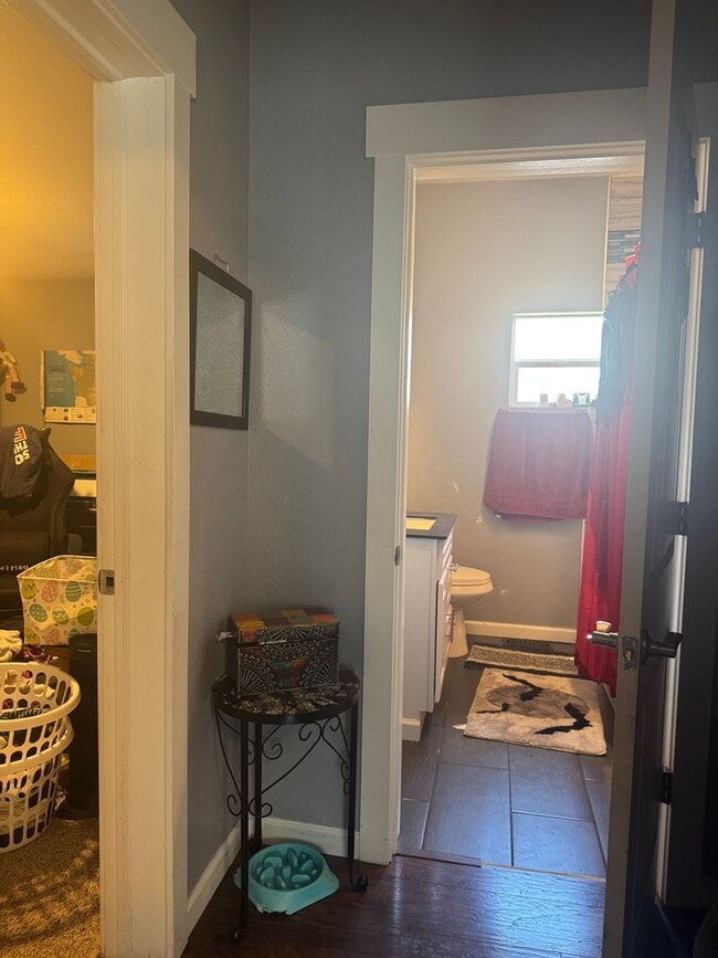 Building Photo - Charming 3 Bed, 1 Bath Home in Quiet Neigh...