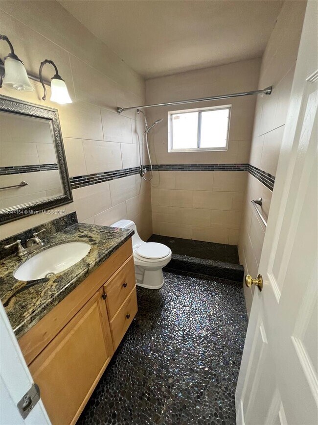 Building Photo - 10511 SW 145th Ct