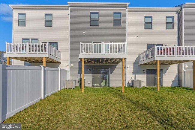 Building Photo - 345 Soft Rush Ln