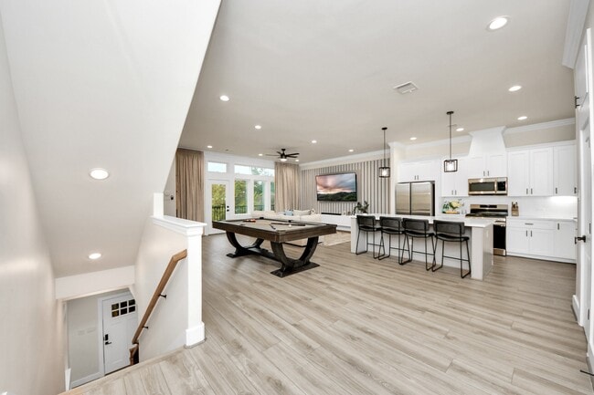 Building Photo - 2007 Briley St