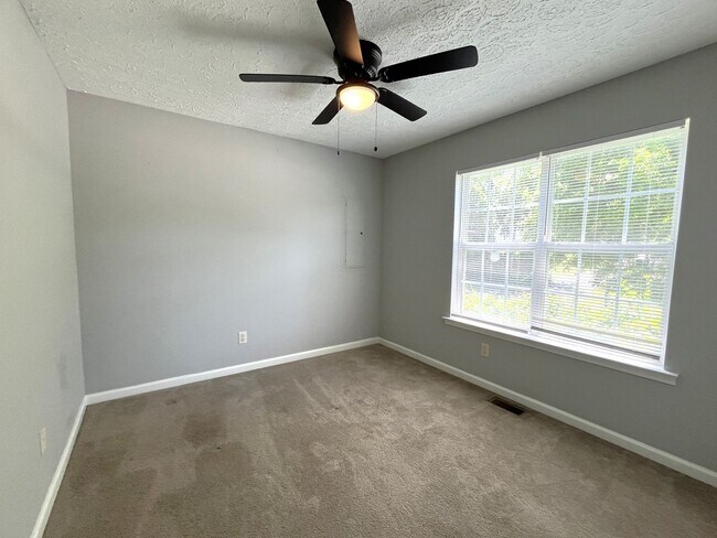 Building Photo - Excellent 3 Bedroom 2 Bath Home in West Nashville!