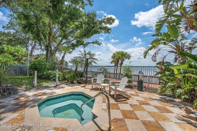 Building Photo - 225 S Tropical Trail