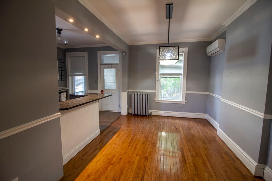 Building Photo - 1034 Blendon Pl