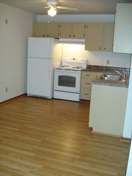 Building Photo - 1312 Wilson St