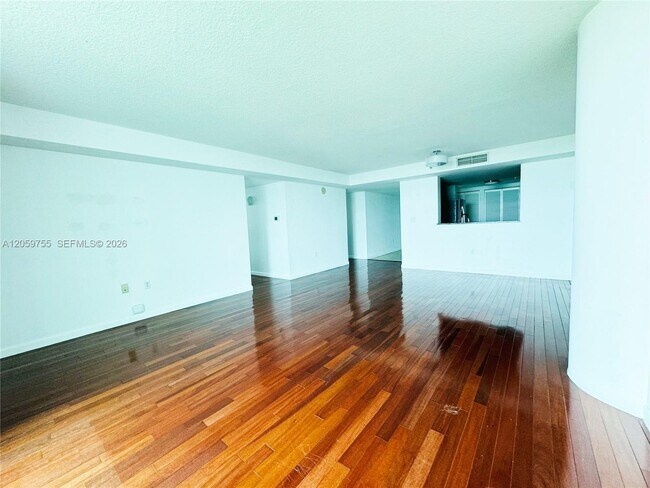 Building Photo - 2101 Brickell Ave