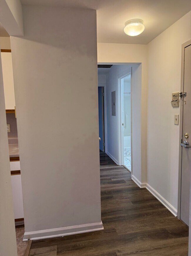 Building Photo - 149 Wilson St