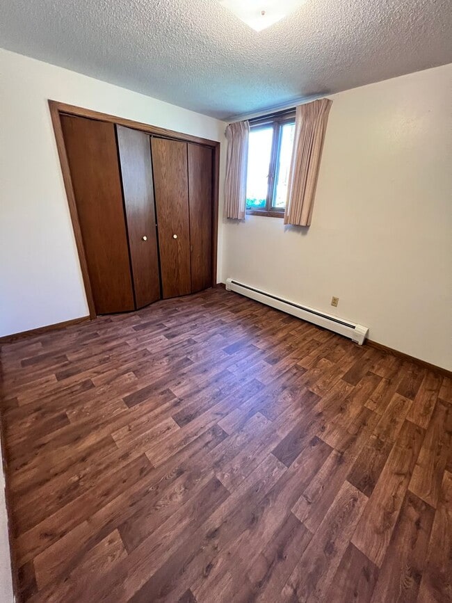 Building Photo - 123 E Ninth St