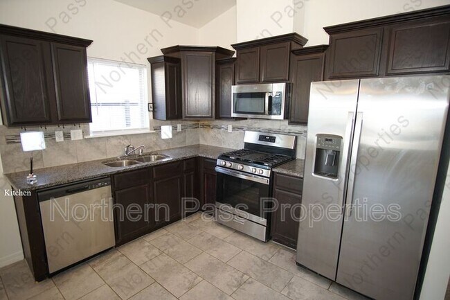 Building Photo - 14380 Tobe Davis Dr