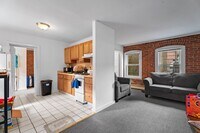 Building Photo - 200 Park St