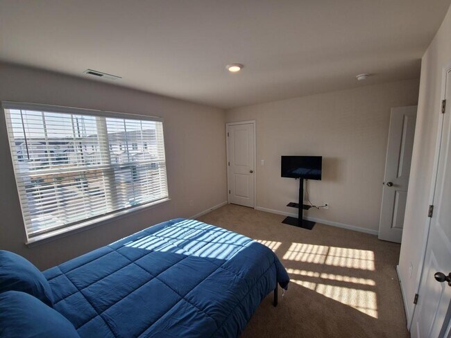 Building Photo - 4129F Laurel Rdg Dr