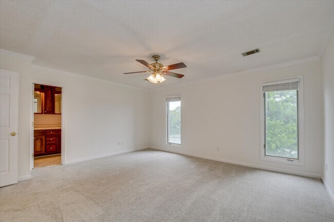 Building Photo - 106 Riverbend Dr