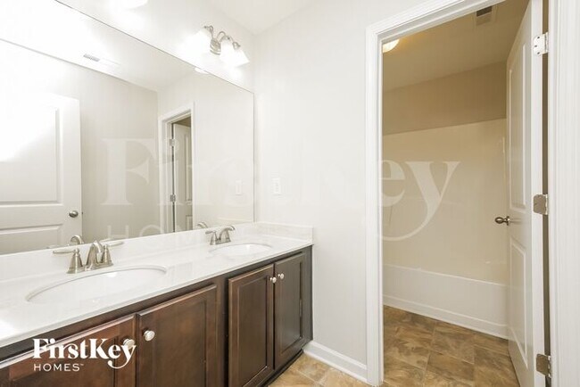 Building Photo - 719 Hot Springs Trail