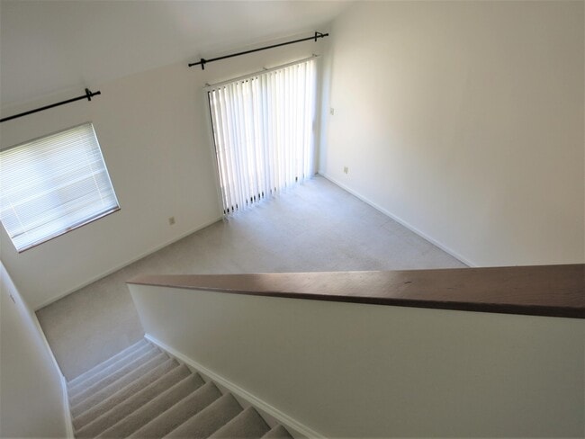 Building Photo - 1002 Linden Ave