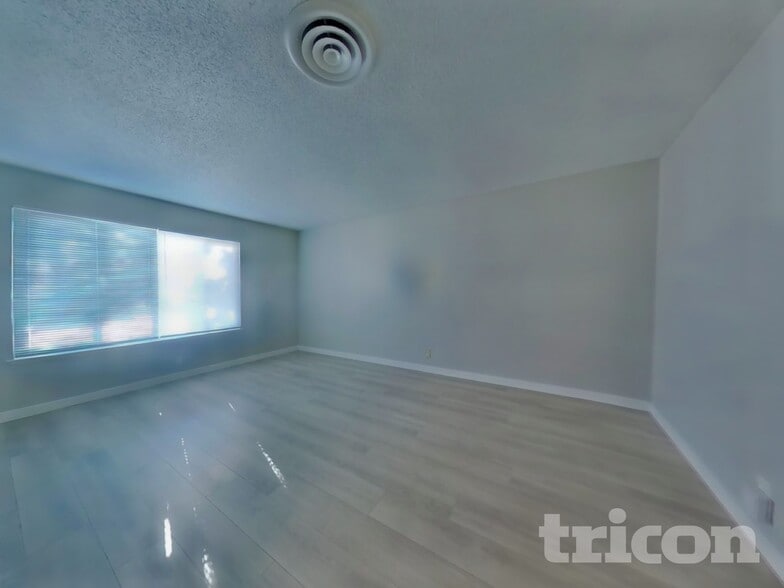 Building Photo - 1508 Crestview Dr