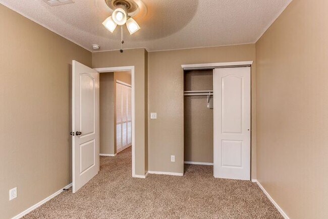 Building Photo - Refreshing 3 Bedroom Property with REFRIGERATED AIR 20 minute drive to Fort Bliss