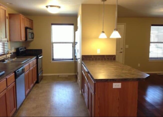 Building Photo - 1216 SE 7th St