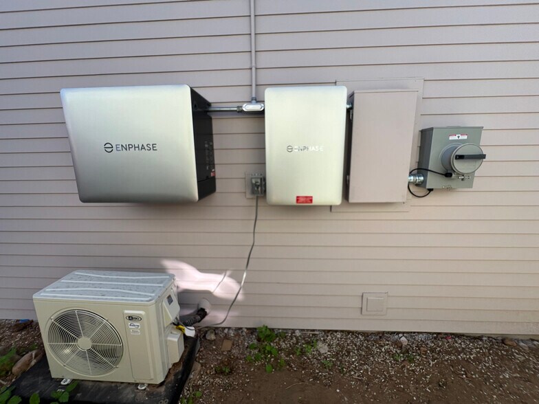 Building Photo - 4821 Monroe Ave