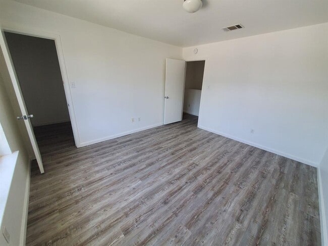 Building Photo - 1014 Glen Meadow Cove